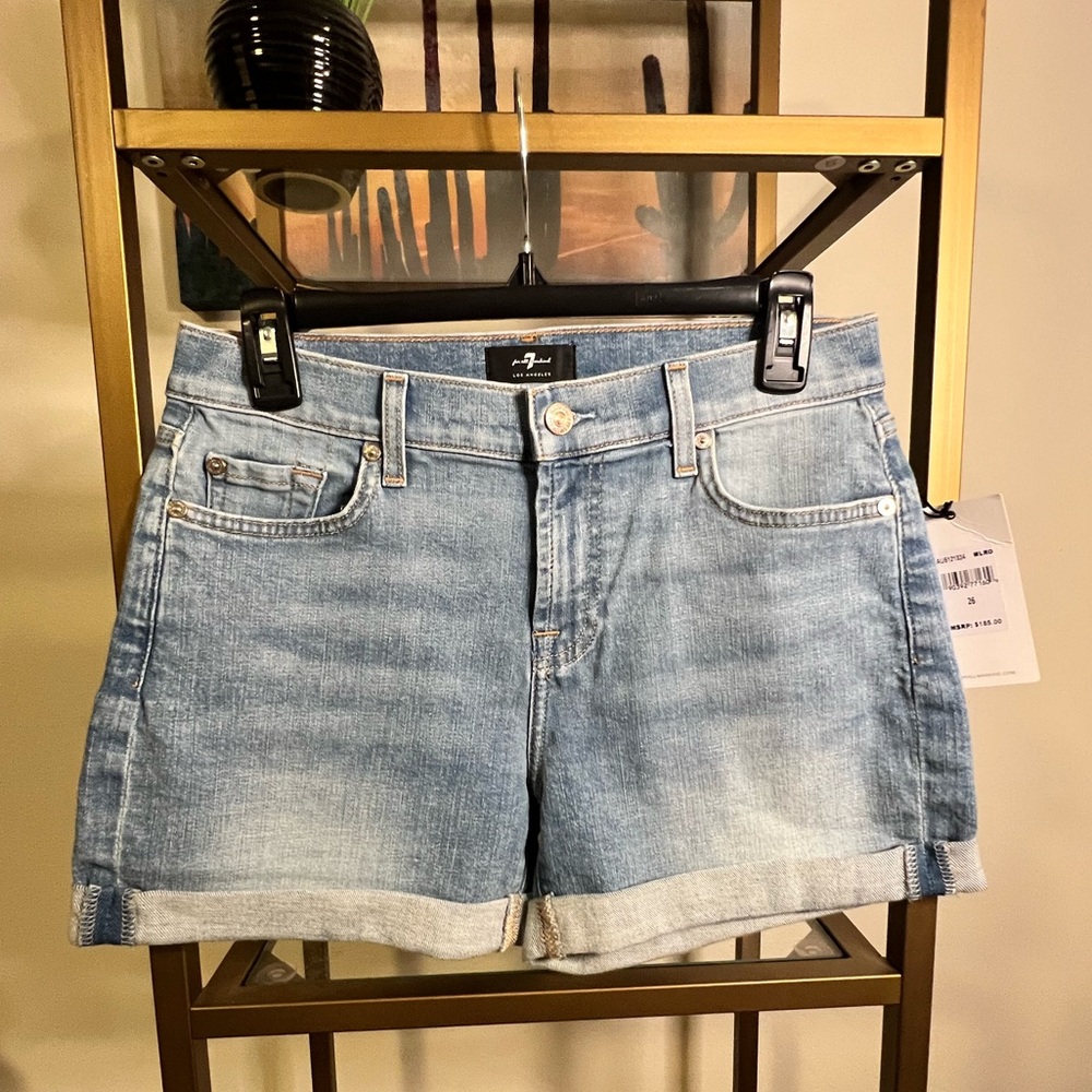NWT 7 For All Mankind light wash denim shorts